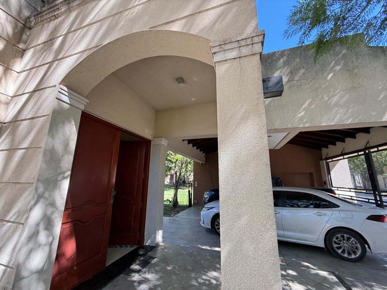 Casa con 1000 m² en Venta, 3 Dorm. en Villa Amelia