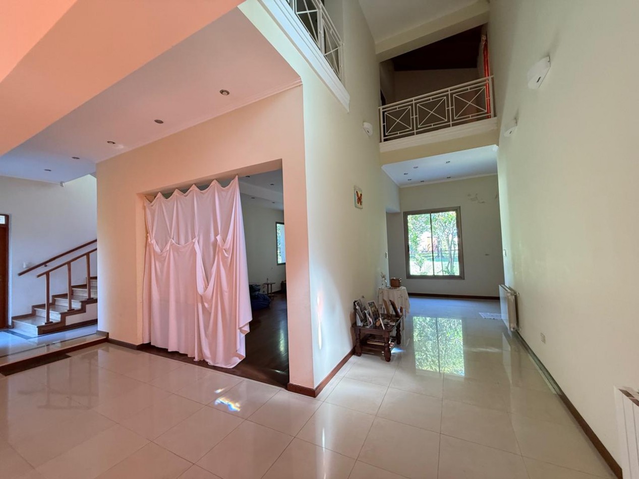 Casa con 1000 m² en Venta, 3 Dorm. en Villa Amelia