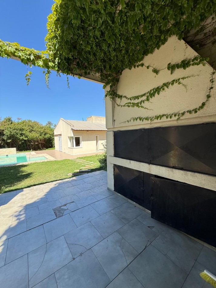 Casa con 1000 m² en Venta, 3 Dorm. en Villa Amelia