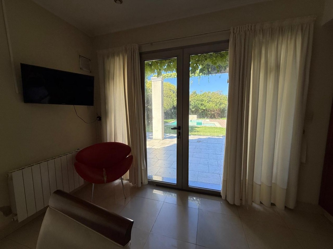 Casa con 1000 m² en Venta, 3 Dorm. en Villa Amelia