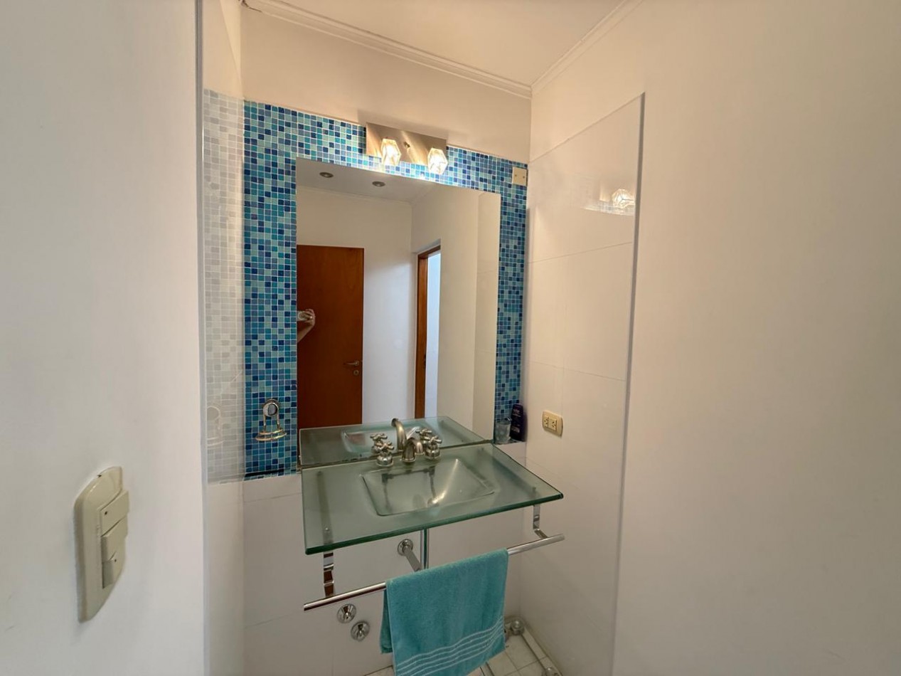 Casa con 1000 m² en Venta, 3 Dorm. en Villa Amelia