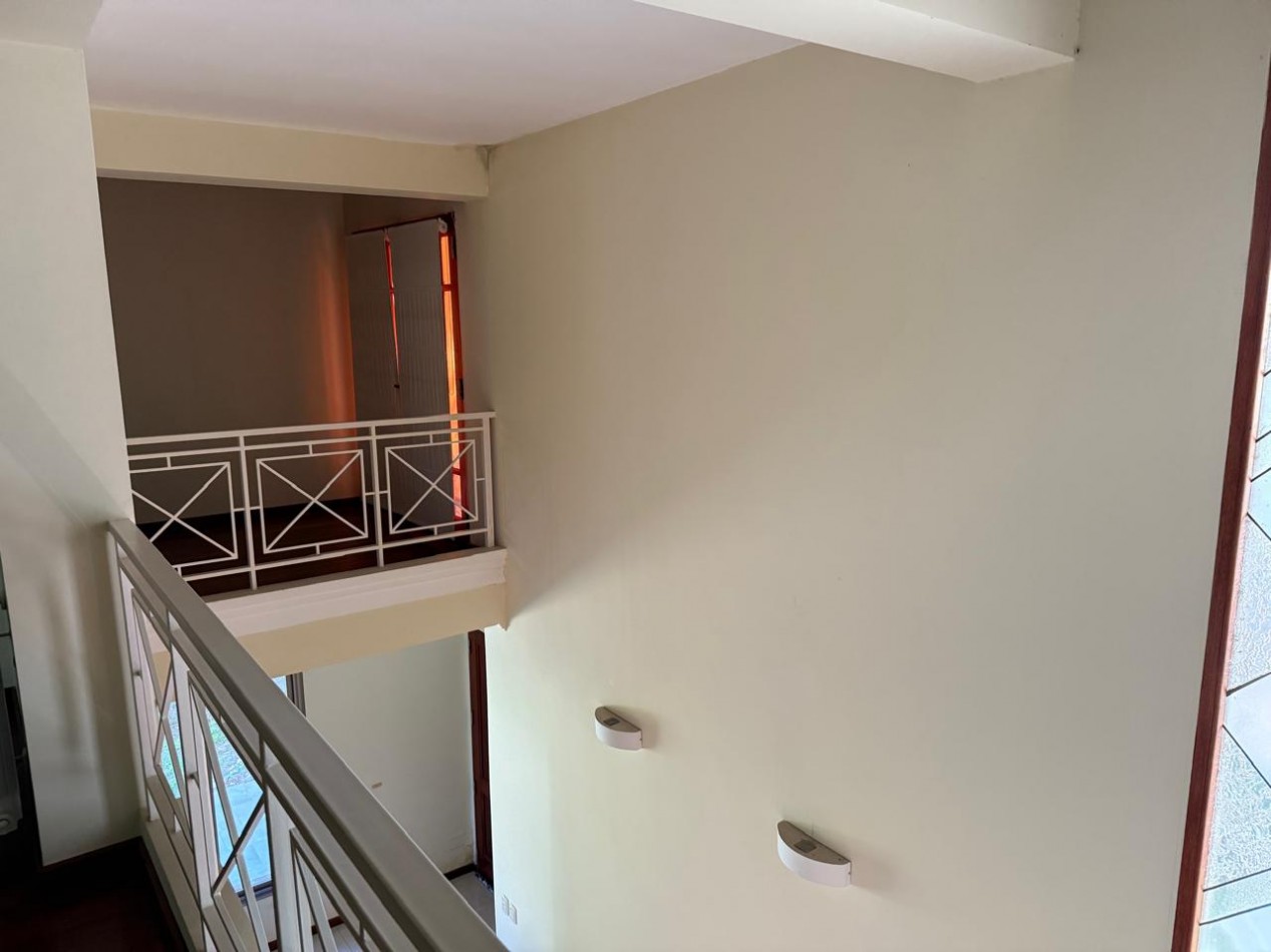 Casa con 1000 m² en Venta, 3 Dorm. en Villa Amelia