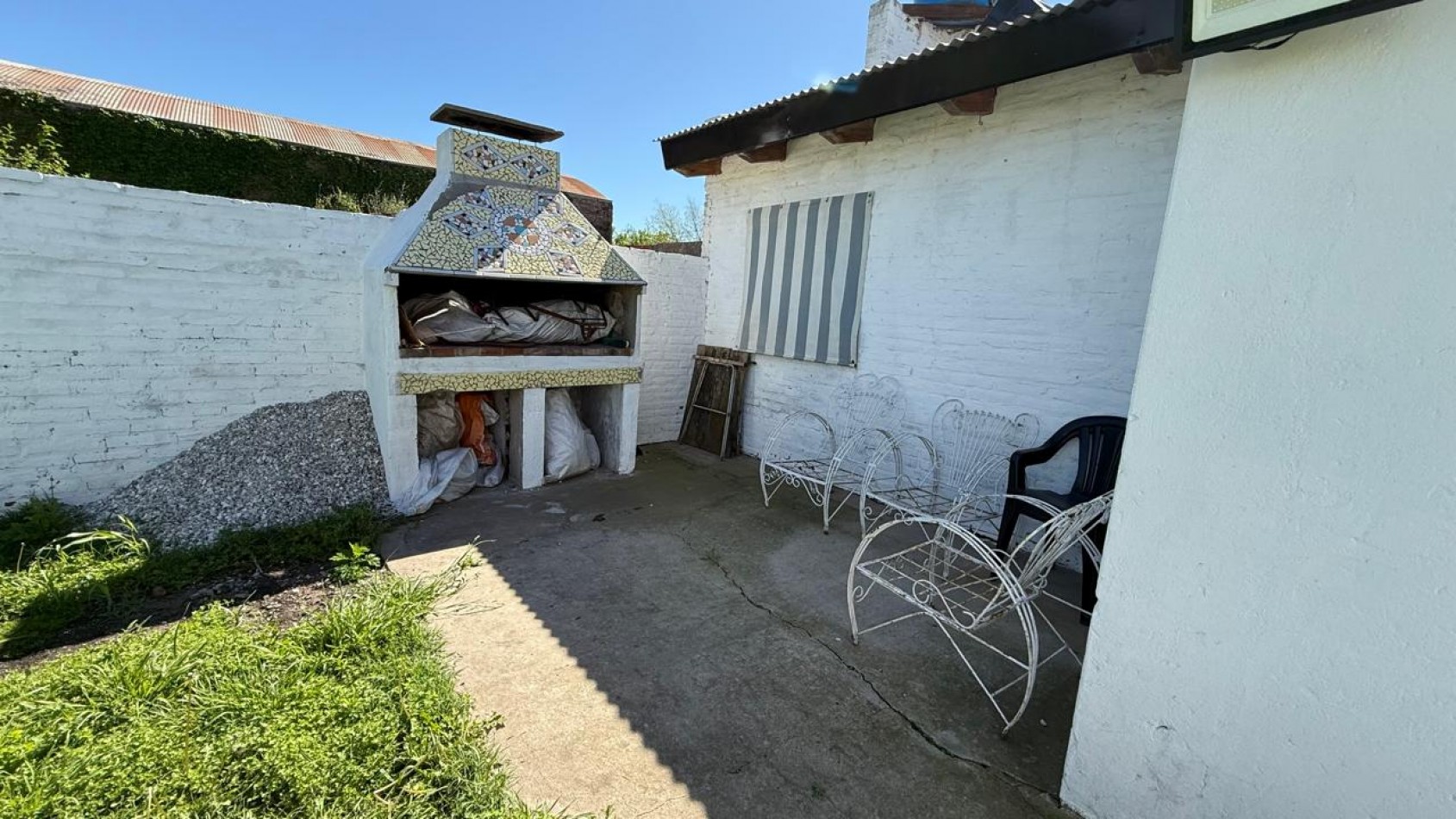 Casa con 2 Dorm. en Terreno de 450 m² en Venta en Villa Amelia