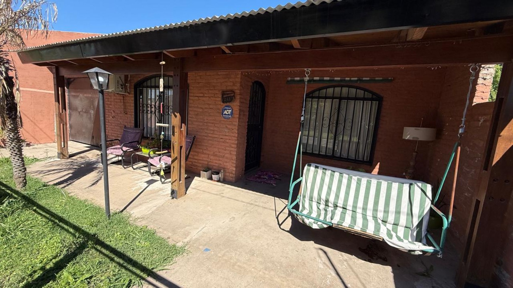 Casa con 2 Dorm. en Terreno de 450 m² en Venta en Villa Amelia