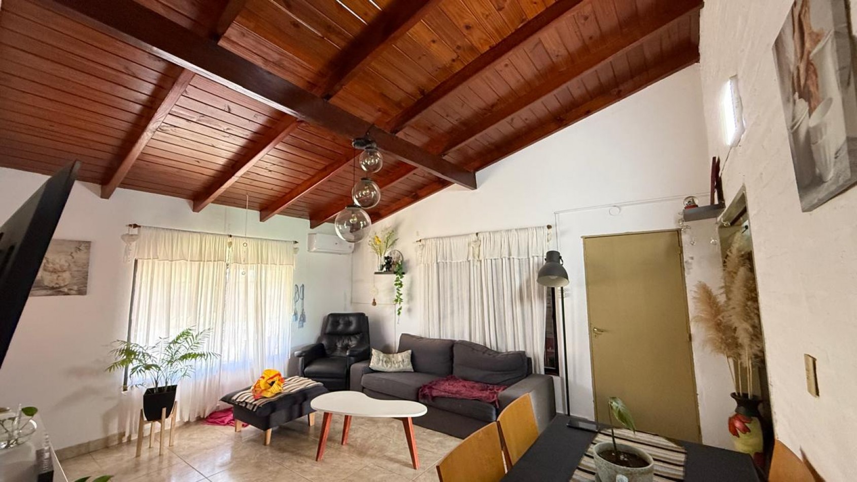 Casa con 2 Dorm. en Terreno de 450 m² en Venta en Villa Amelia