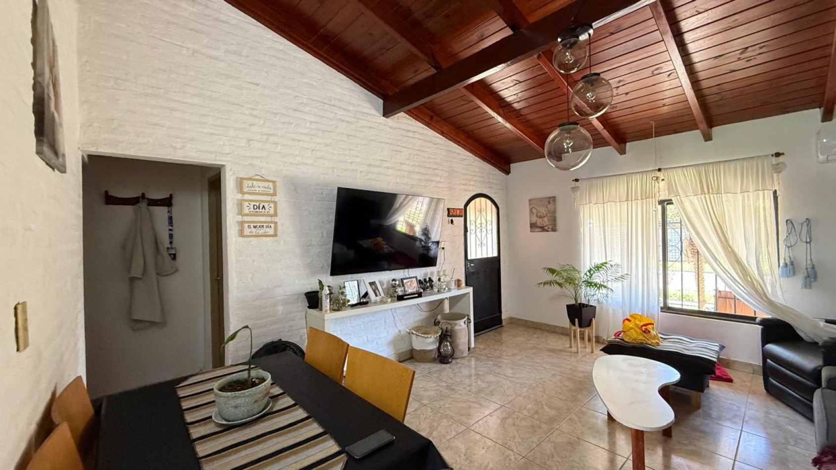 Casa con 2 Dorm. en Terreno de 450 m² en Venta en Villa Amelia