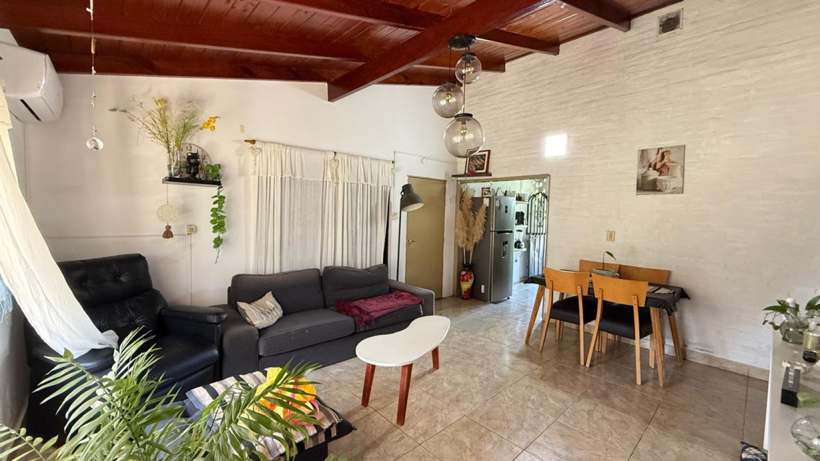 Casa con 2 Dorm. en Terreno de 450 m² en Venta en Villa Amelia