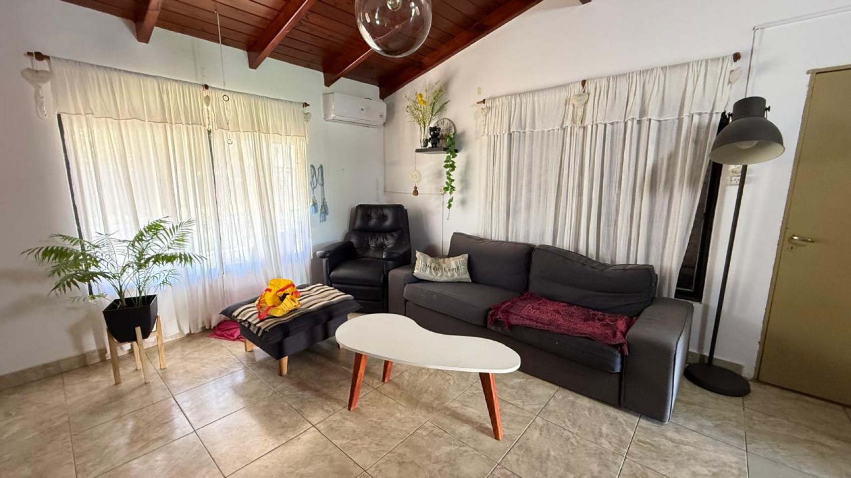 Casa con 2 Dorm. en Terreno de 450 m² en Venta en Villa Amelia