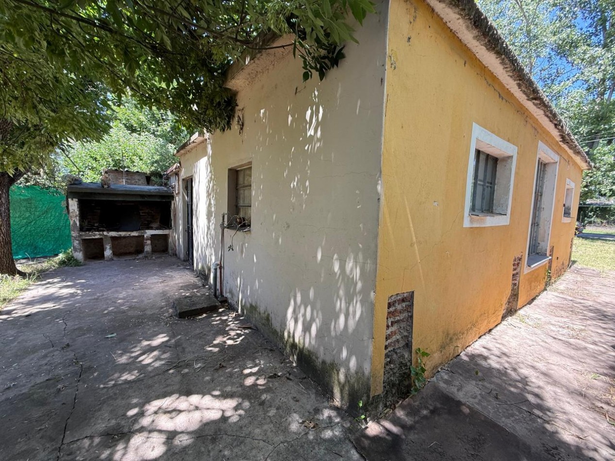 casa 2 dormitorios a refaccionar en  los pinos Villa Amelia 