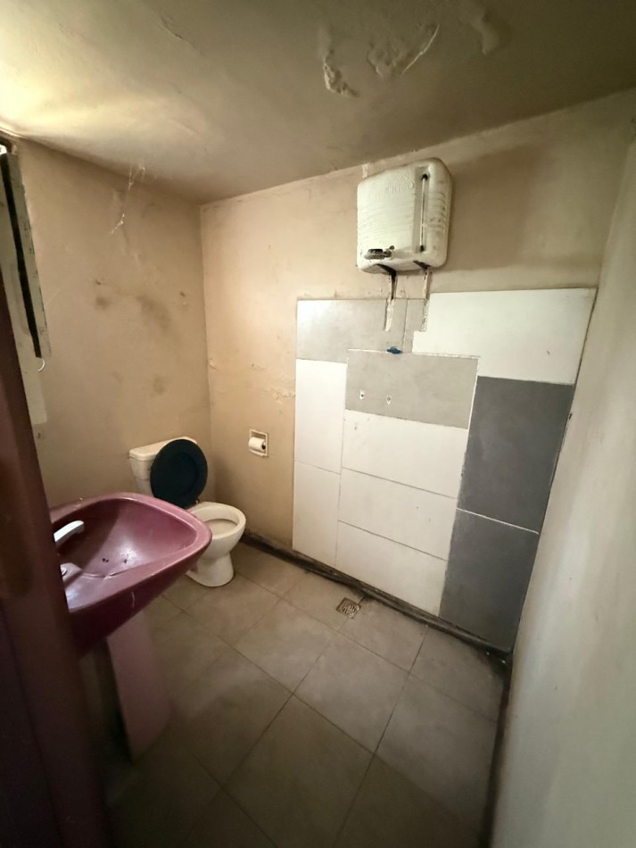 casa 2 dormitorios a refaccionar en  los pinos Villa Amelia 