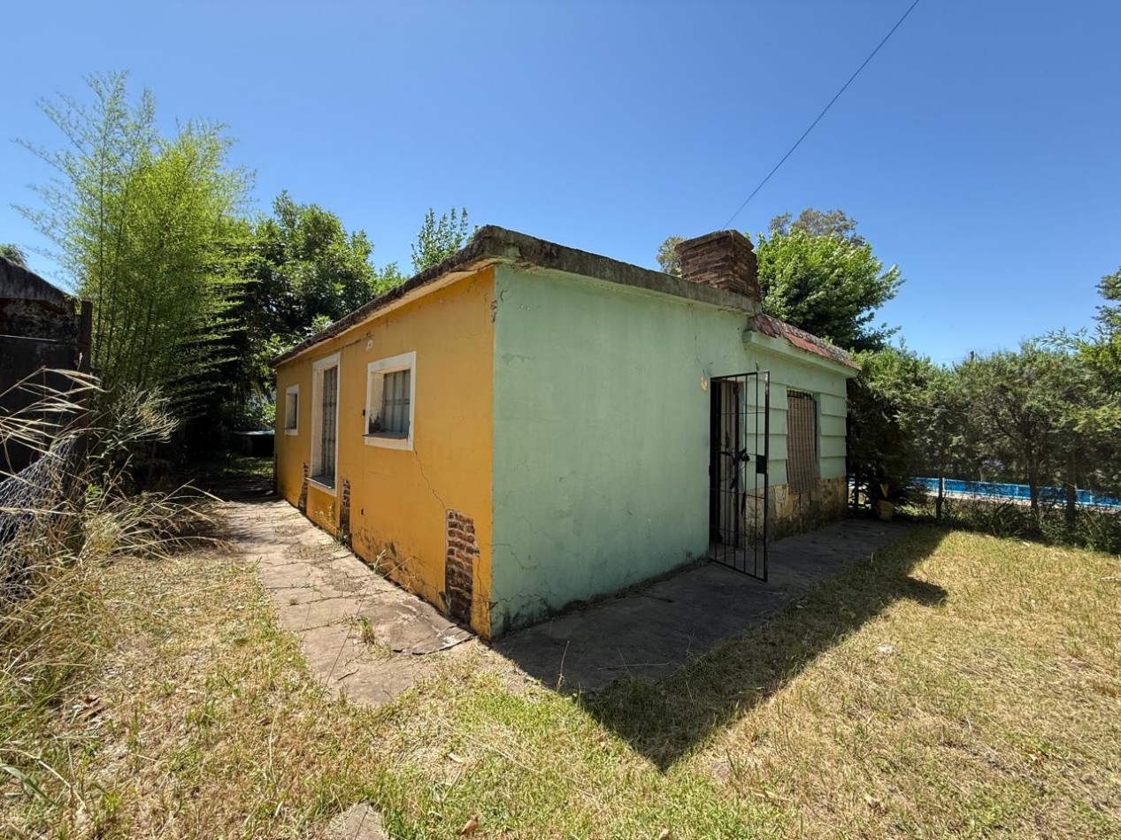 casa 2 dormitorios a refaccionar en  los pinos Villa Amelia 