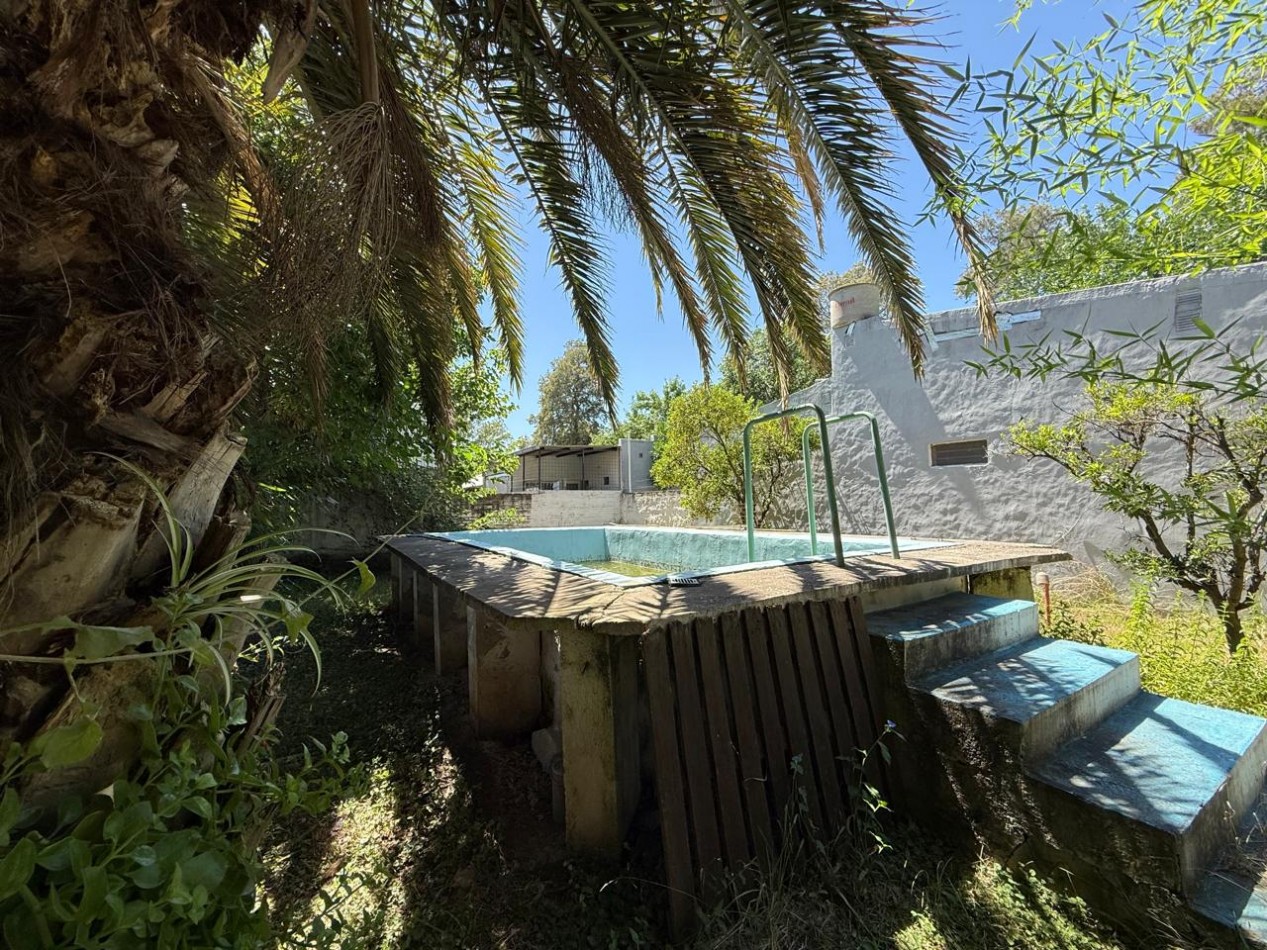 casa 2 dormitorios a refaccionar en  los pinos Villa Amelia 