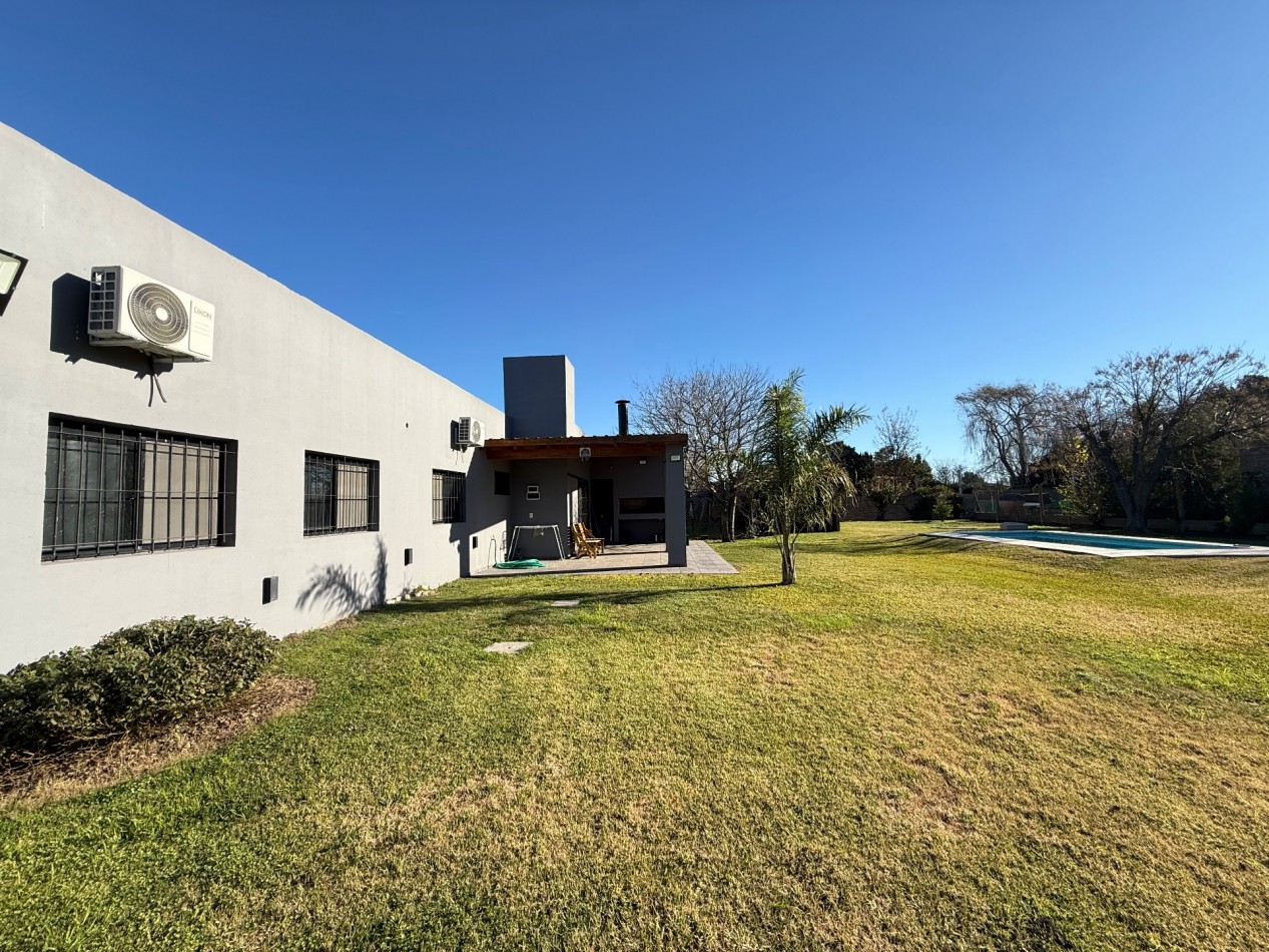 Casa moderna 3 dormitorios con pileta 