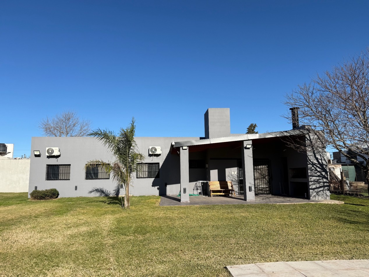 Casa moderna 3 dormitorios con pileta 