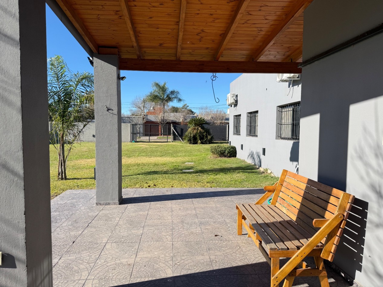 Casa moderna 3 dormitorios con pileta 