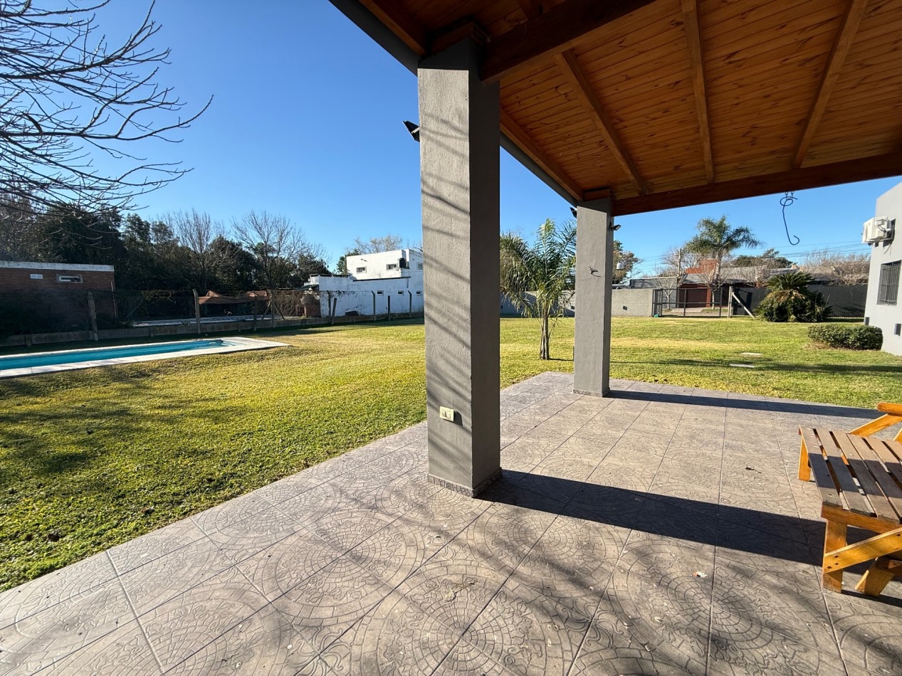 Casa moderna 3 dormitorios con pileta 