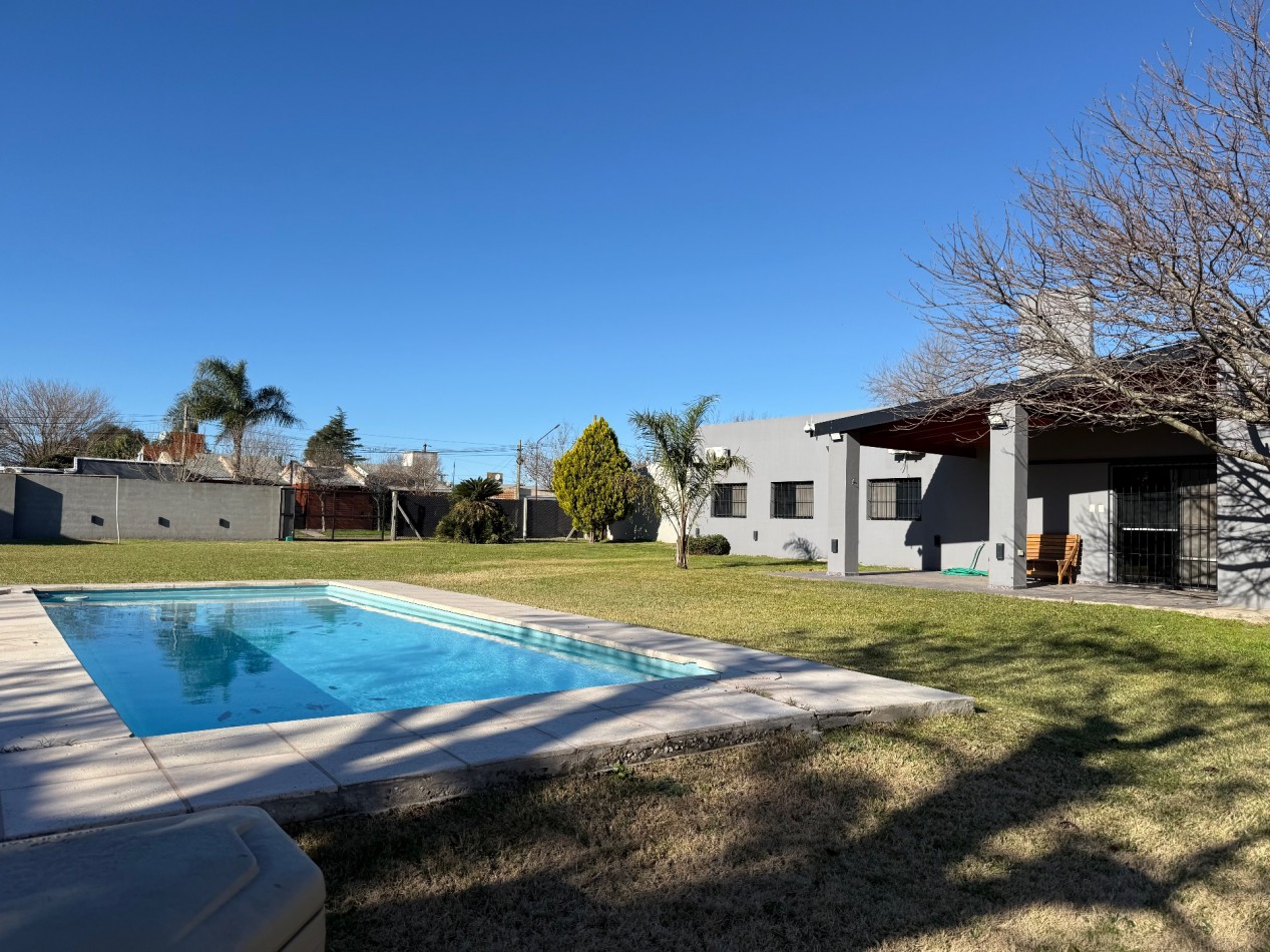 Casa moderna 3 dormitorios con pileta 