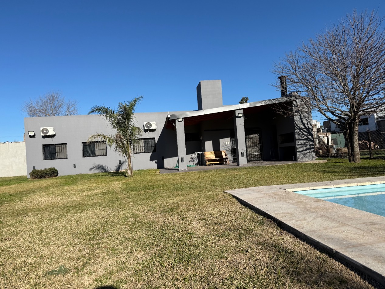Casa moderna 3 dormitorios con pileta 
