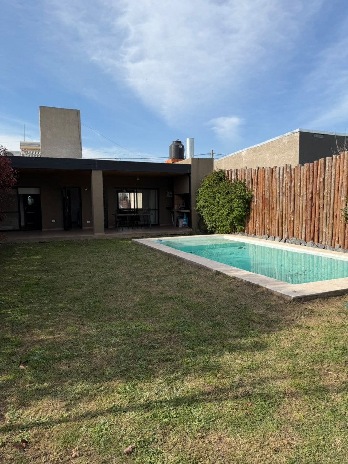  VENTA - CASA EN ALVAREZ