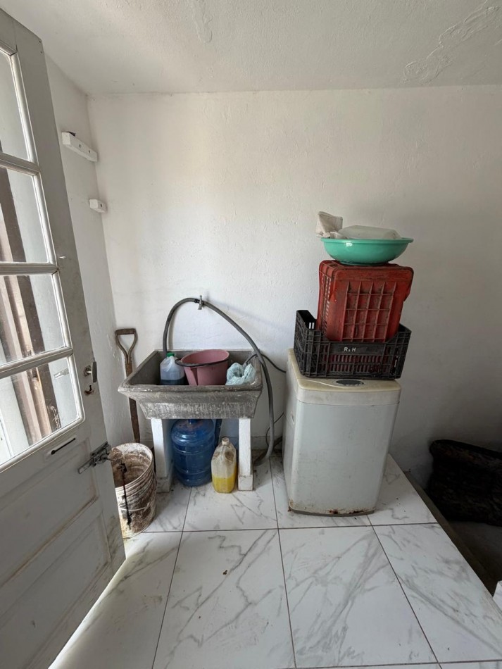 Casa en Esquina Arijon 1400 - Tiro Suizo-