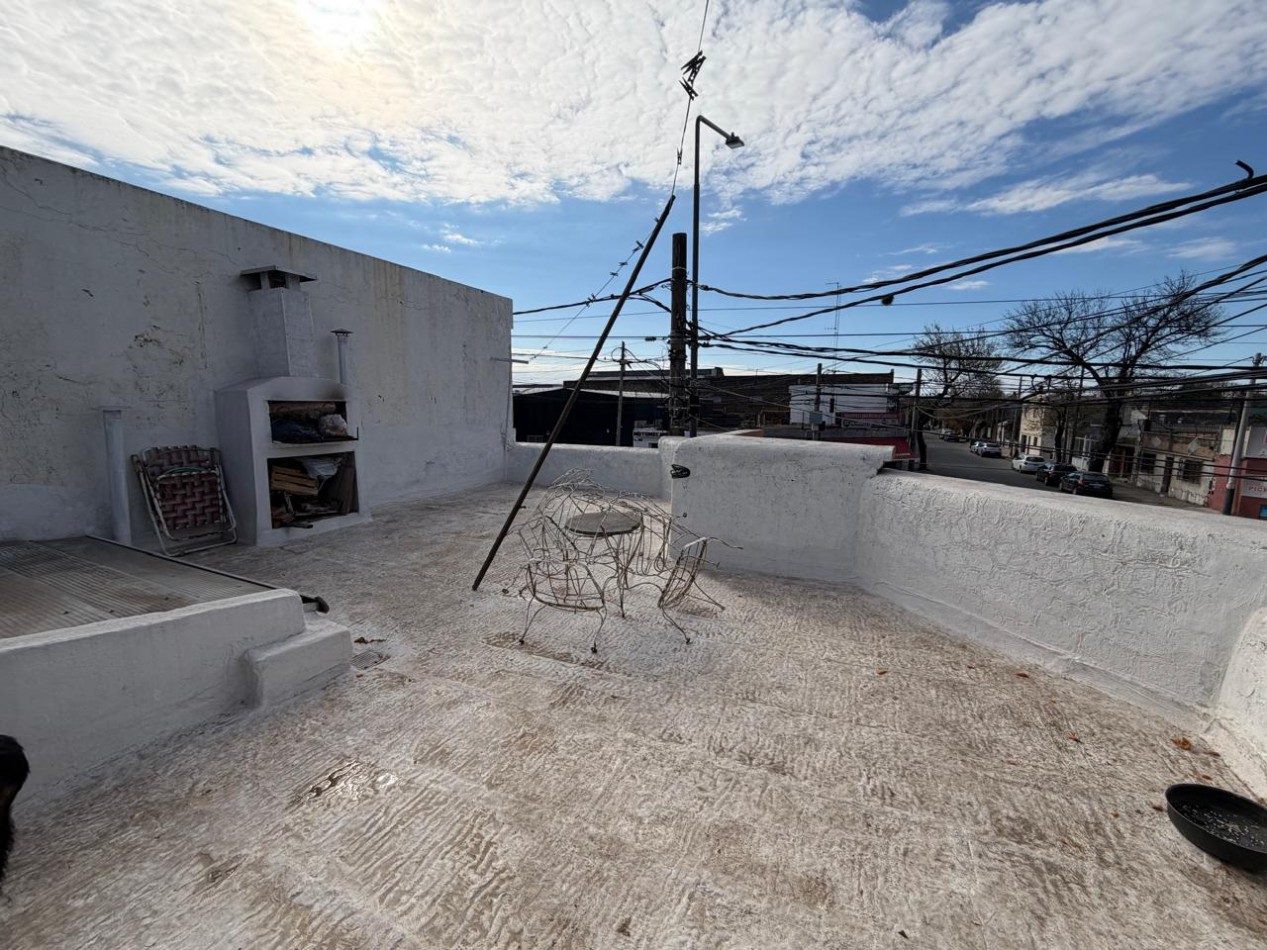 Casa en Esquina Arijon 1400 - Tiro Suizo-