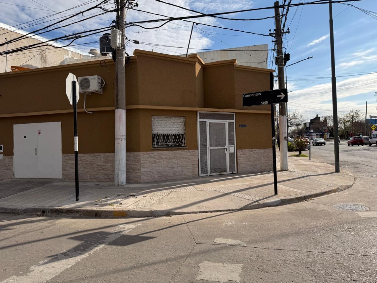 Casa en Esquina Arijon 1400 - Tiro Suizo-