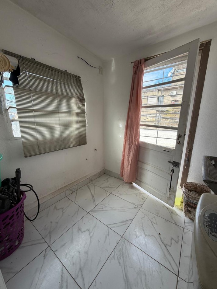 Casa en Esquina Arijon 1400 - Tiro Suizo-