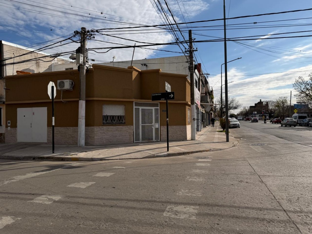 Casa en Esquina Arijon 1400 - Tiro Suizo-
