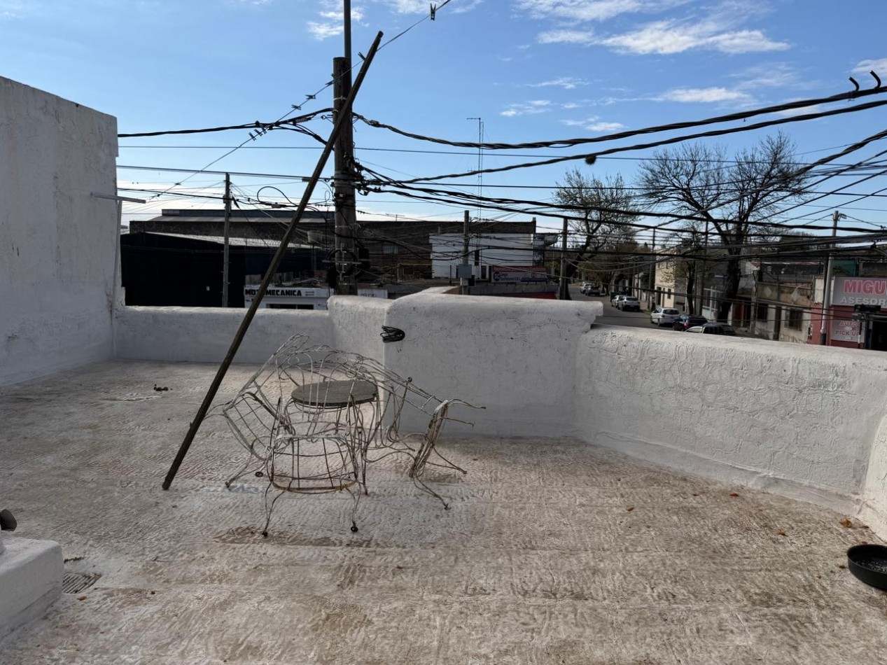 Casa en Esquina Arijon 1400 - Tiro Suizo-