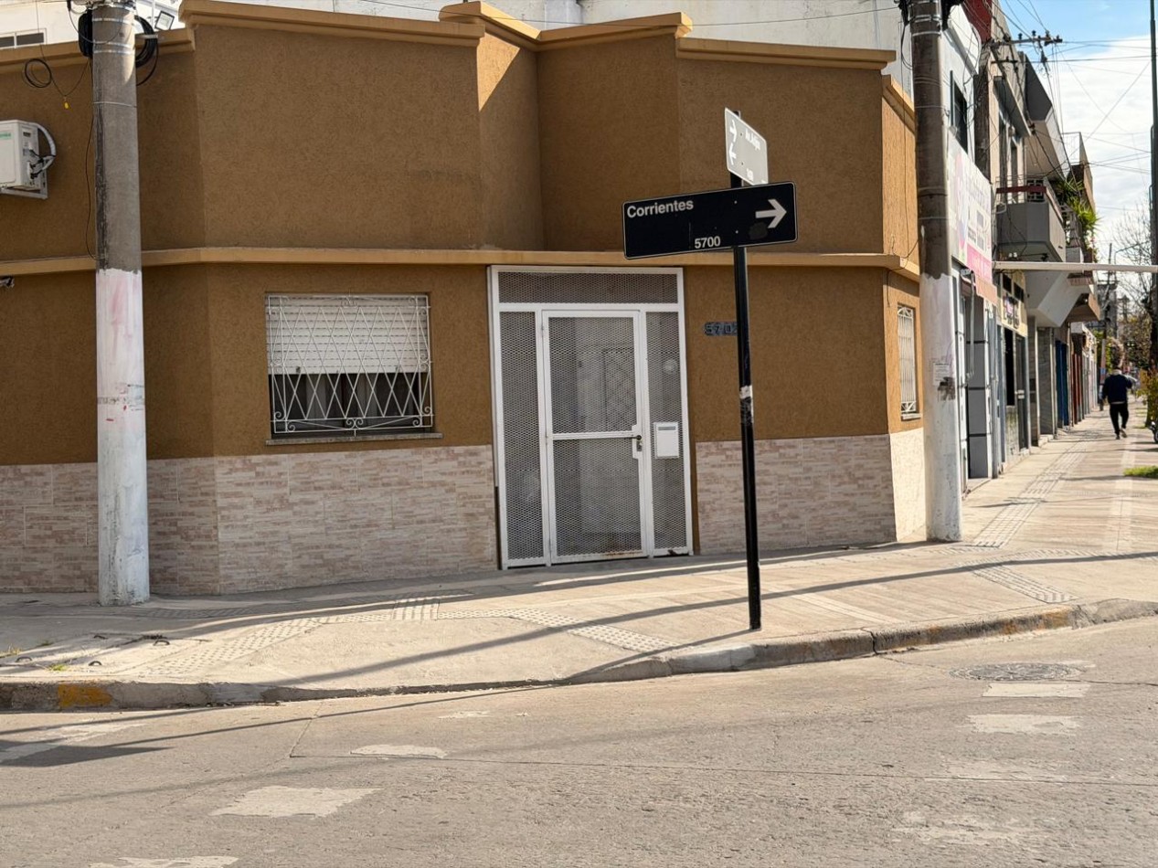 Casa en Esquina Arijon 1400 - Tiro Suizo-